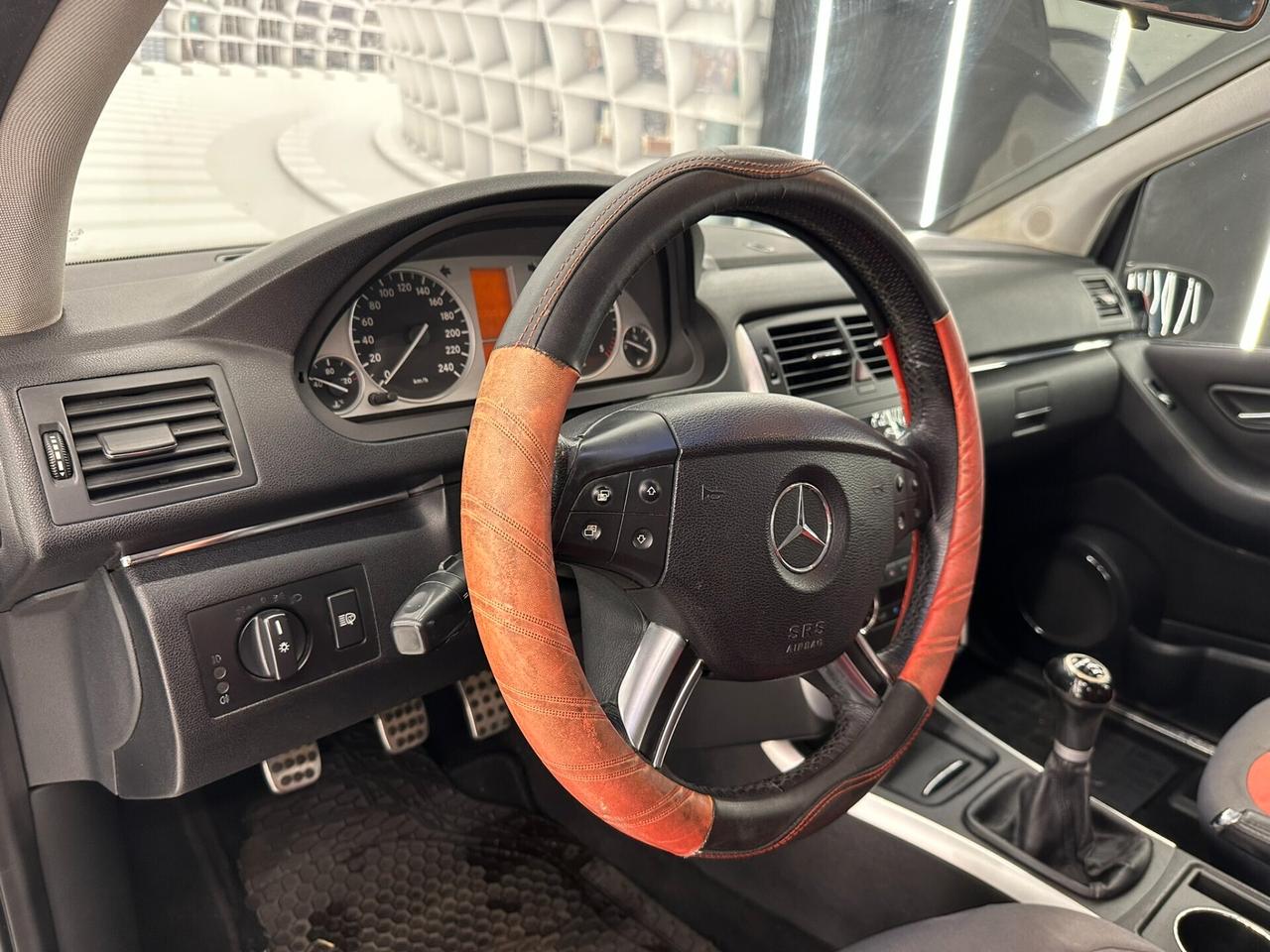 Mercedes-benz B 200 CDI-KM CERTIFICATI