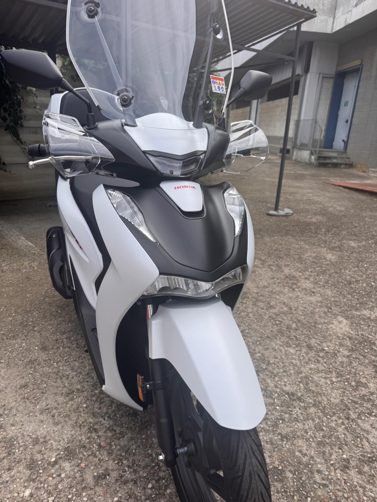 Honda SH 125 Sport Matt Pearl Cool White