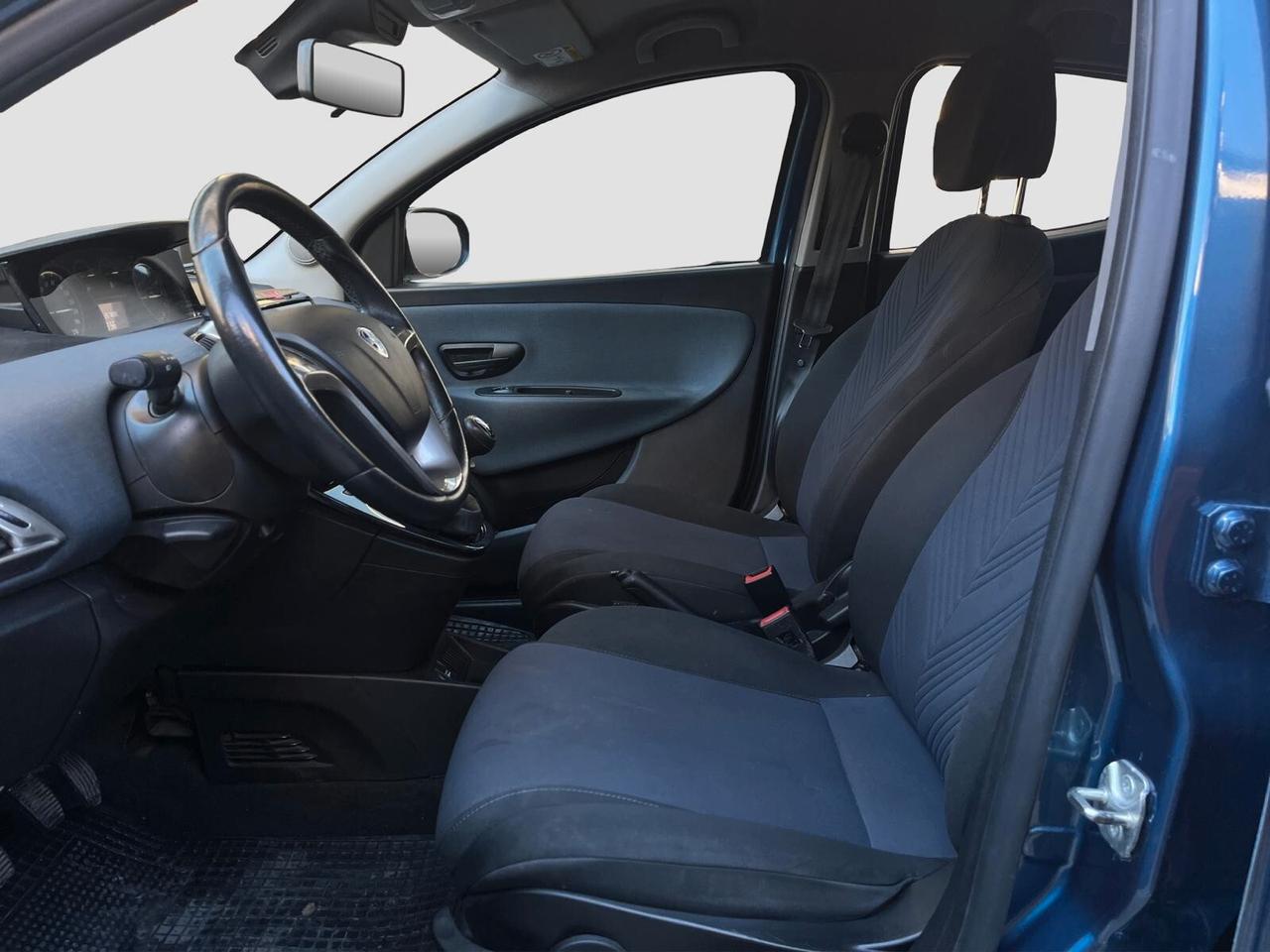 Lancia Ypsilon 1.0 FireFly 5 porte S&S Hybrid Gold