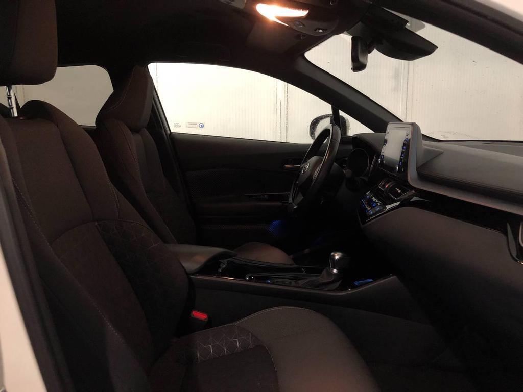 Toyota C-HR 1.8 Hybrid Active E-CVT