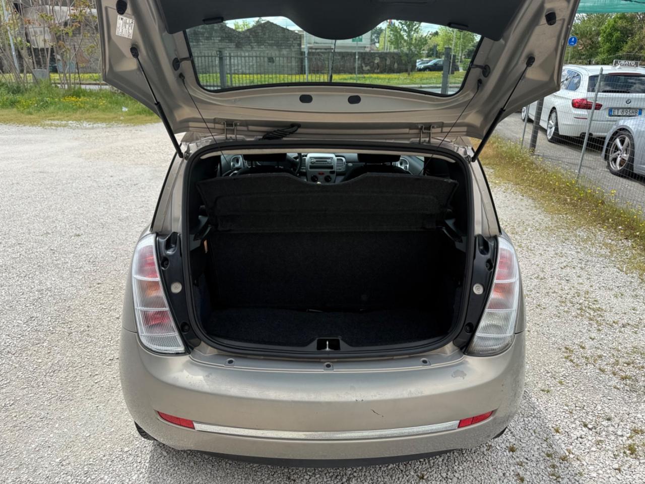 Lancia Ypsilon 1.3 MJT 75 CV Platino Ok neopatent Euro5