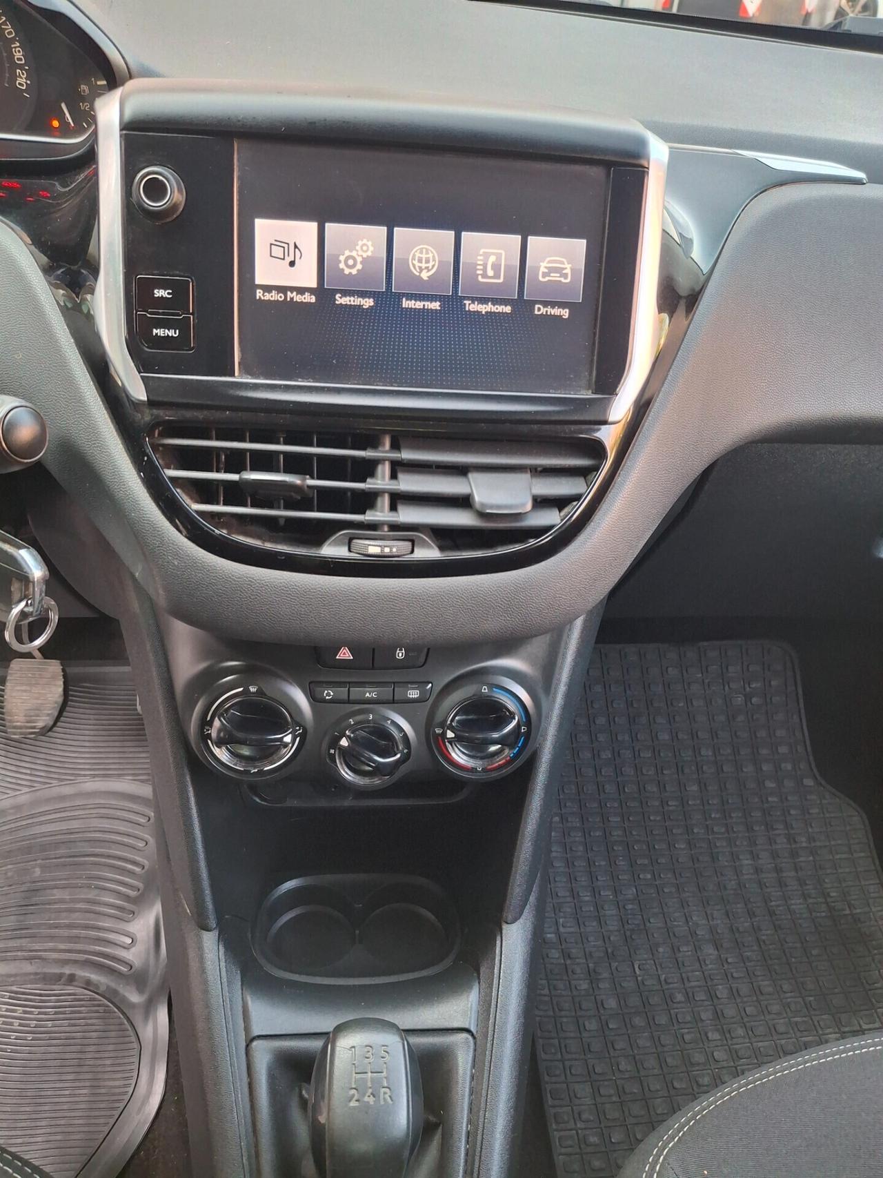 Peugeot 208 PureTech 82cv.-EURO 6-NEOPATENTATI-