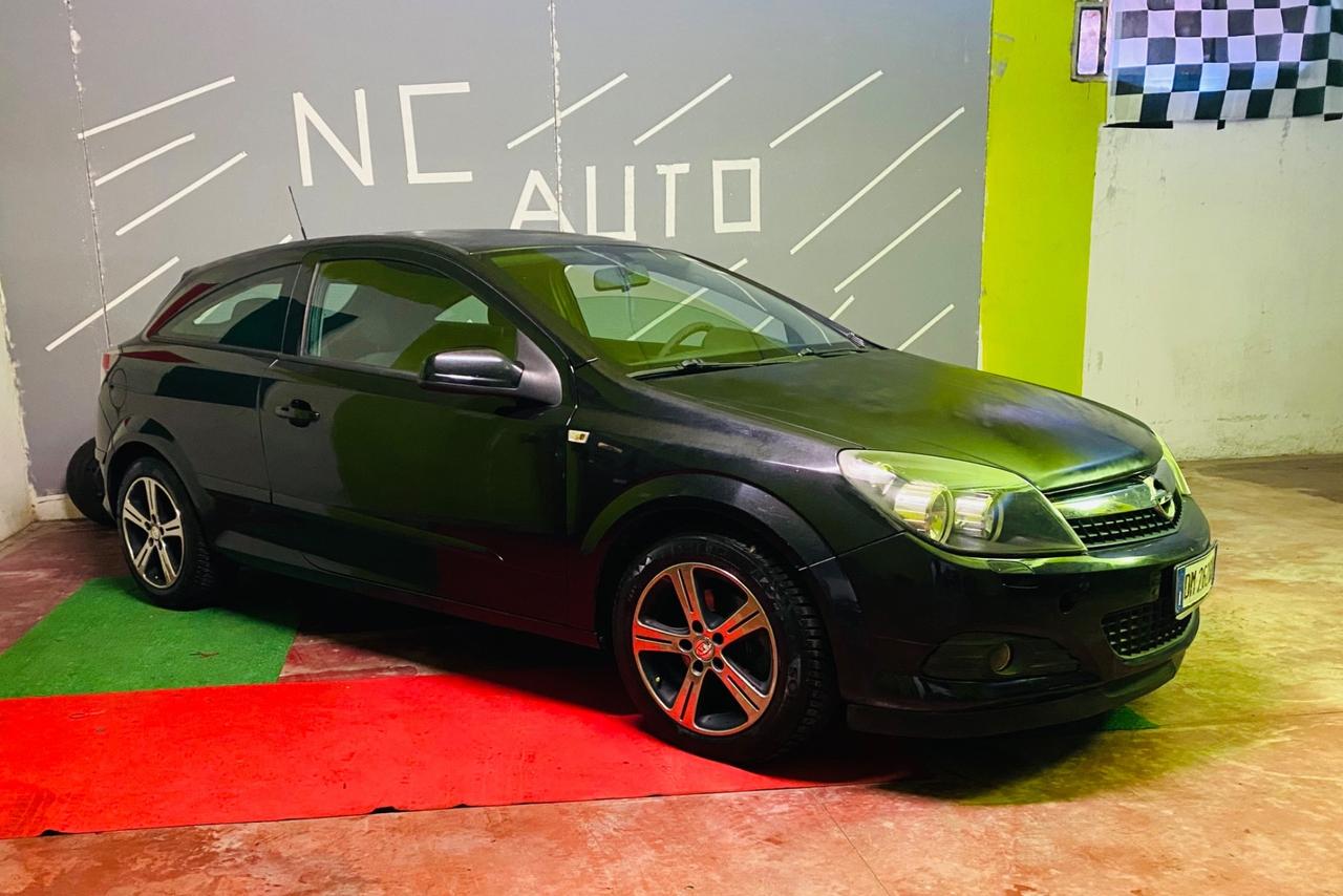 Opel Astra GTC 1.7 CDTI 110CV 3 porte Cosmo