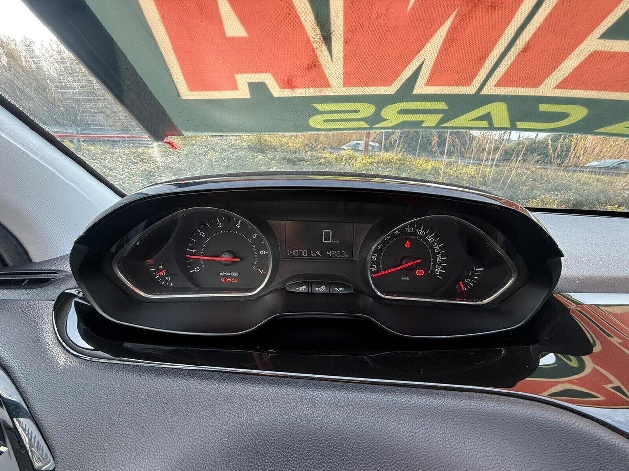 Peugeot 208 PureTech 82 3 porte Allure