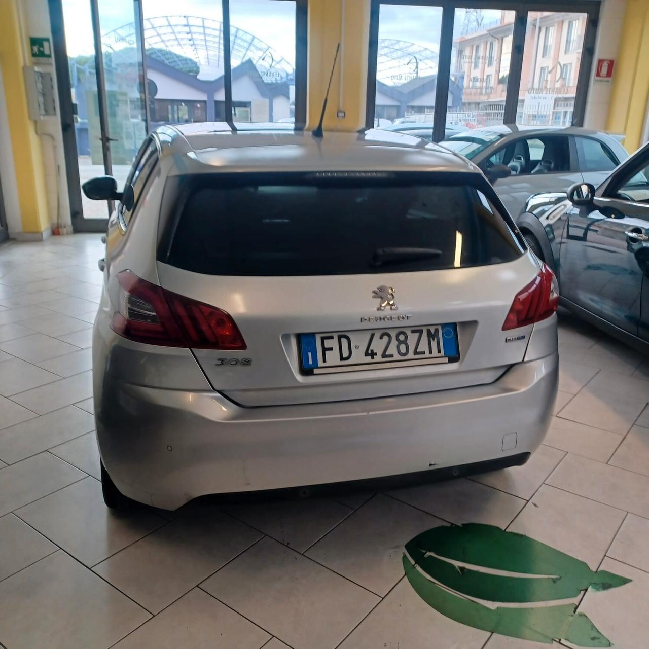 NEOPATENTATI PEUGEOT 308 1.6 TDI FULL OPTIONAL