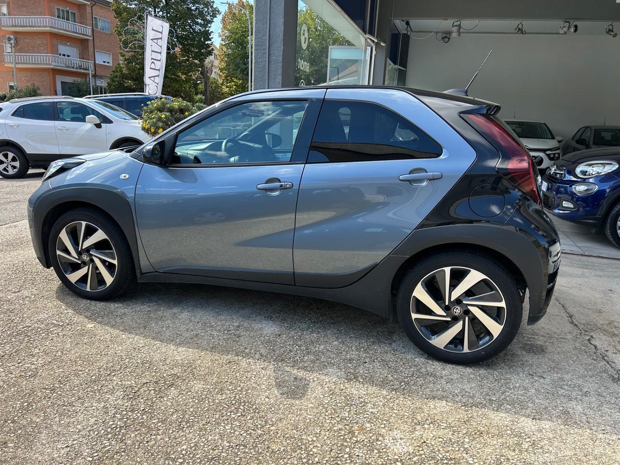 Toyota Aygo X 1.0 5 porte Lounge S-CVT Cambio Automatico