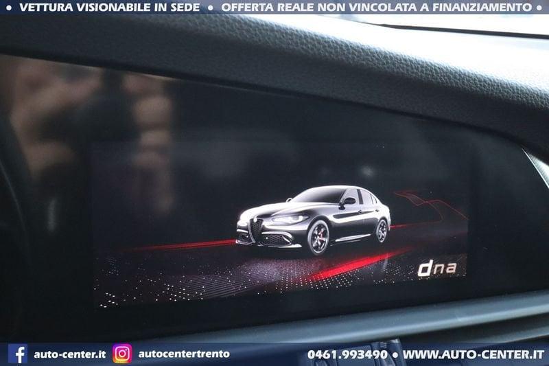 Alfa Romeo Giulia 2.0 Turbo 280CV AT8 AWD Q4 Veloce