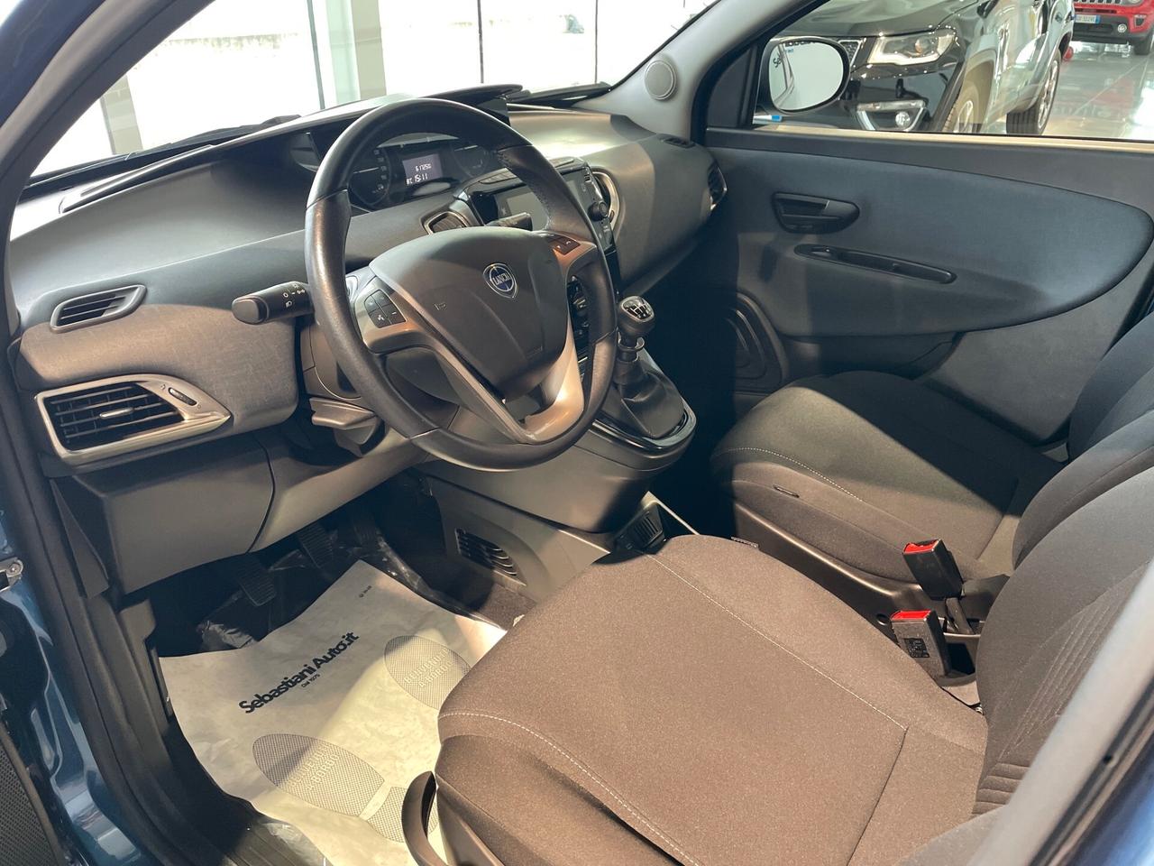 Lancia Ypsilon 1.0 FireFly 5 porte S&S Hybrid Gold