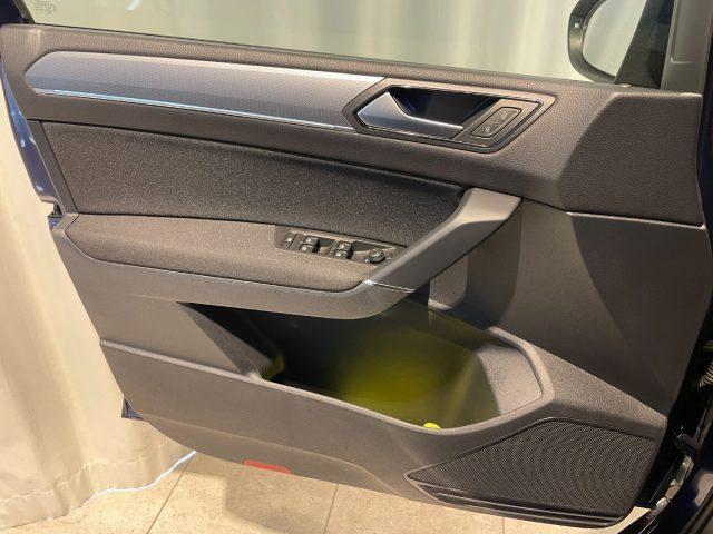 VOLKSWAGEN Touran 2.0 TDI DSG Business GANCIO Navi Bluetooth