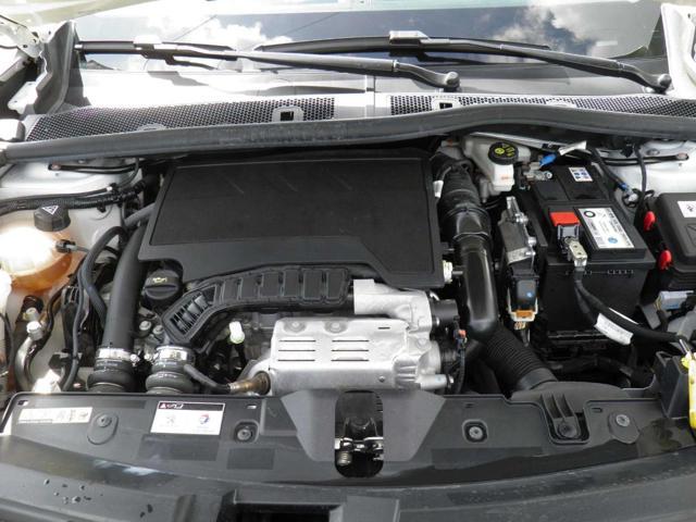 PEUGEOT 2008 PureTech 100 S&S Allure