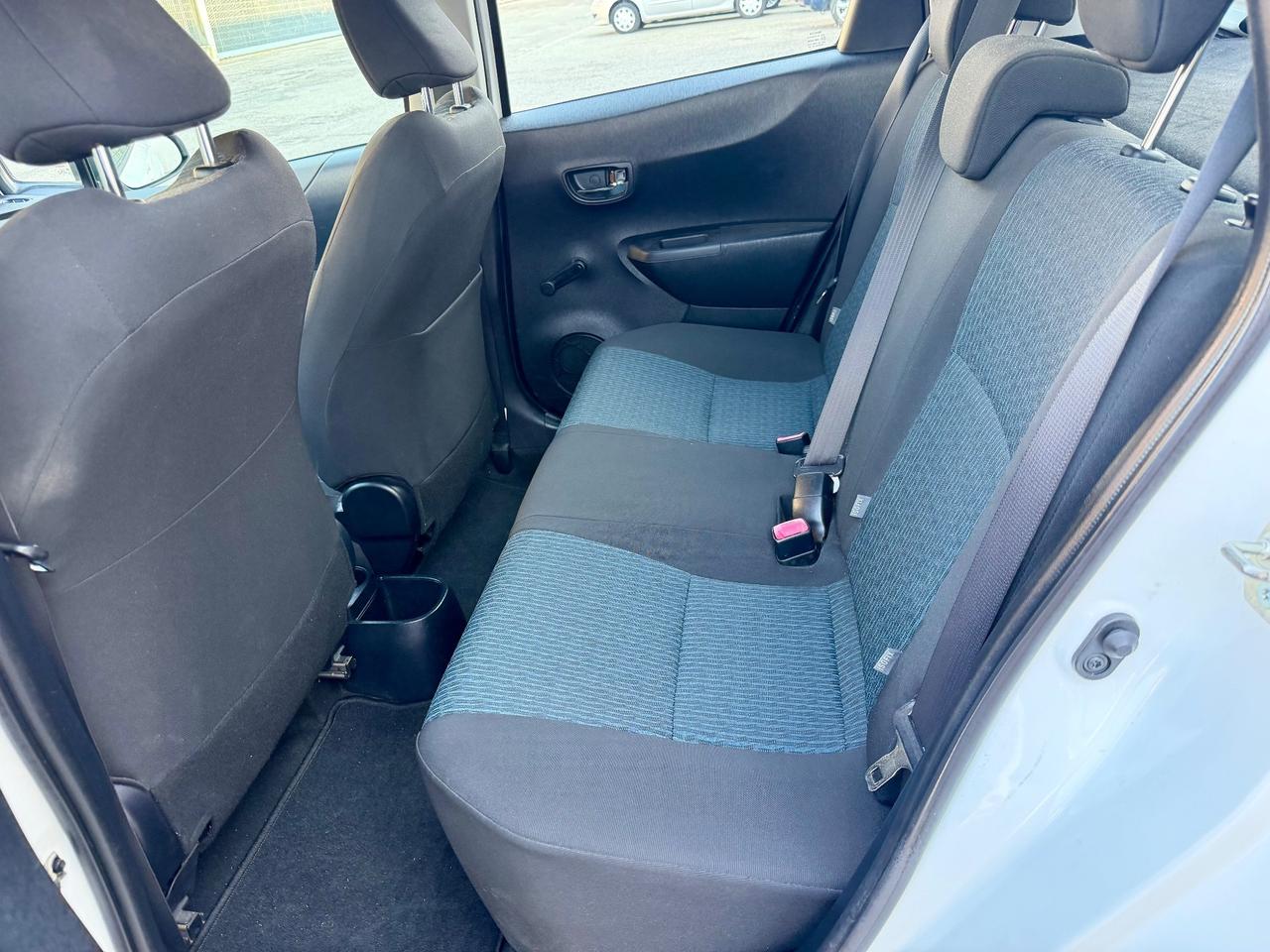 Toyota Yaris 1.0benz 2012 120.000km per neopatentati