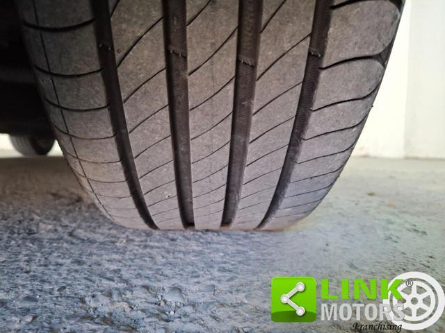 BMW 116 i 5p. Joy GARANZIA INCLUSA