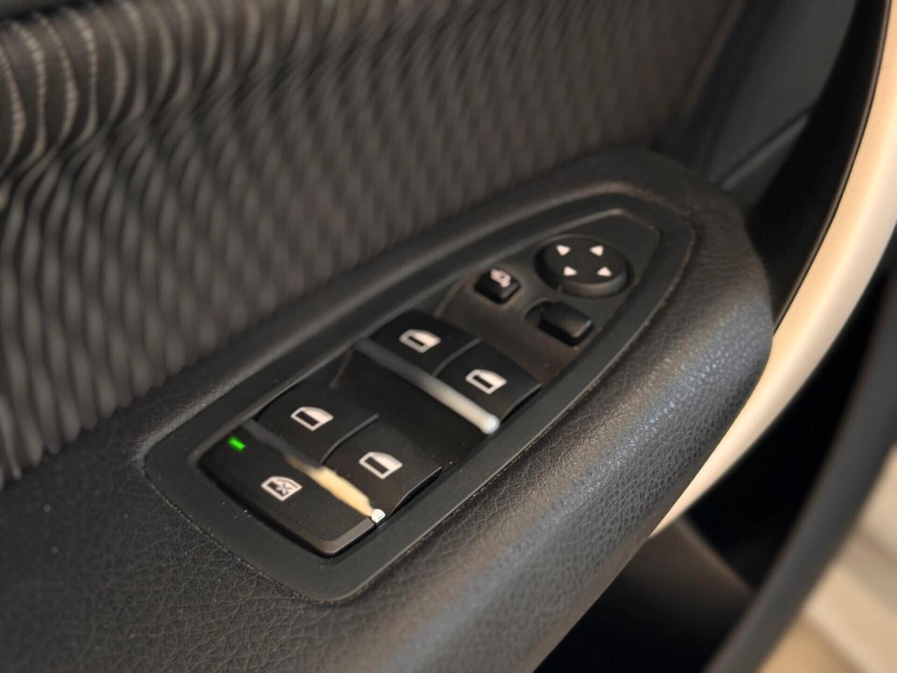 Bmw 116 116d 5p. Urban