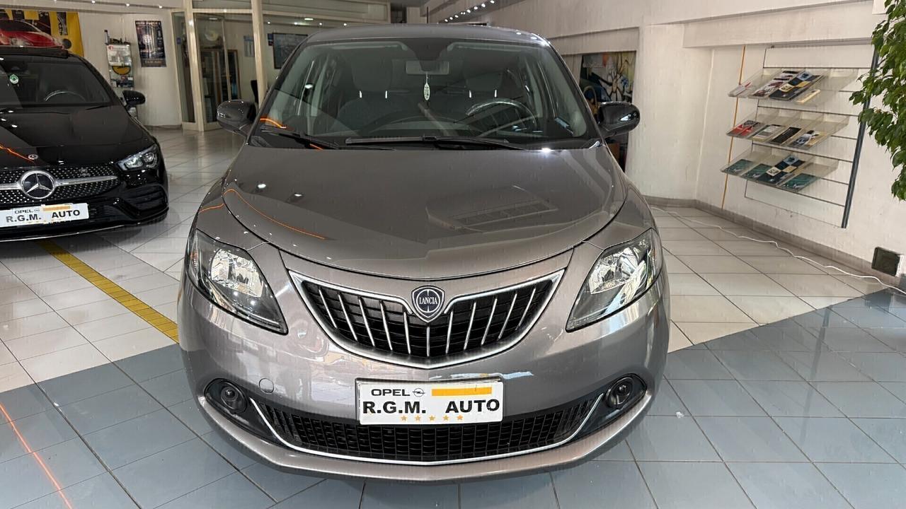 Lancia Ypsilon 1.0 FireFly 5 porte S&S Hybrid Silver