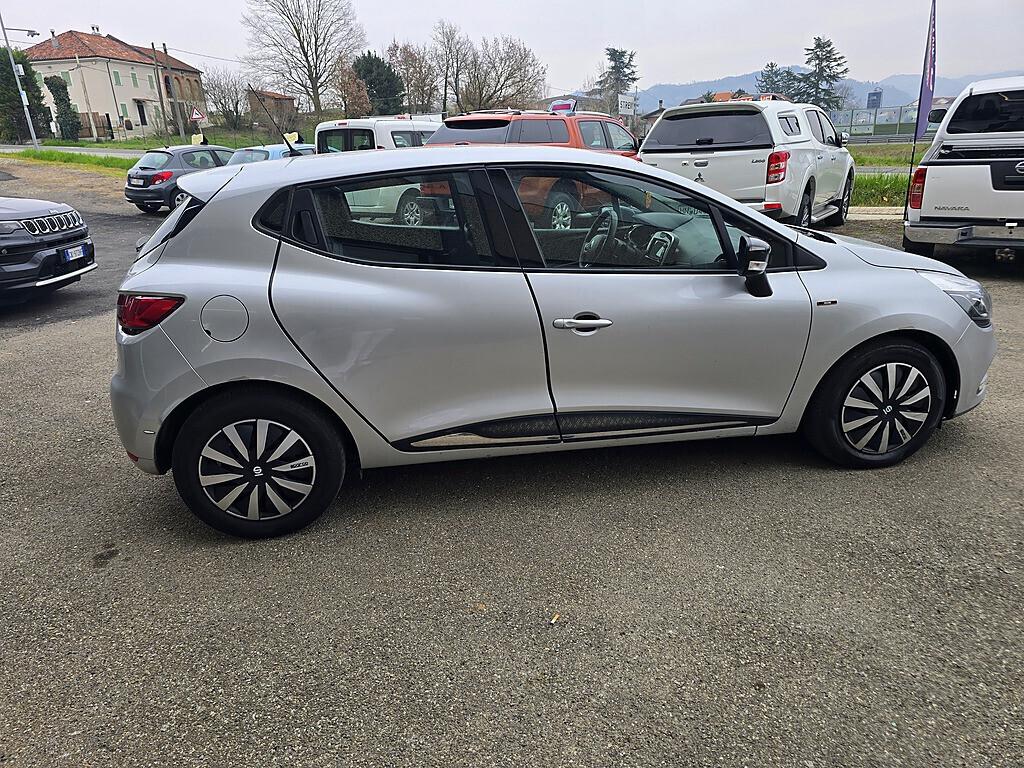 Renault Clio dCi 90 CV 5 Moschino Intens