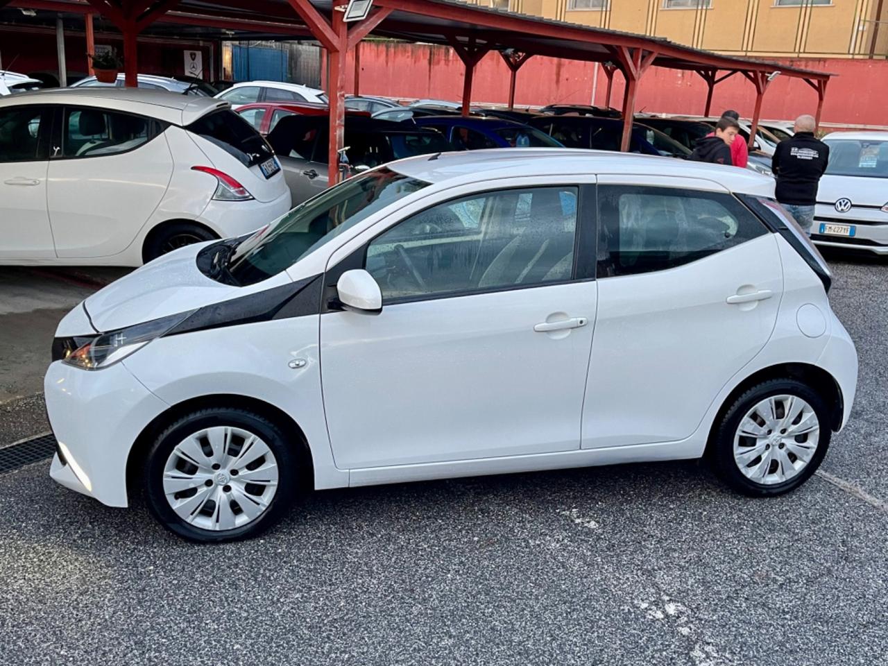 Aygo 1.0 VVT-i 72 CV-unipro-automatica-neopatentati