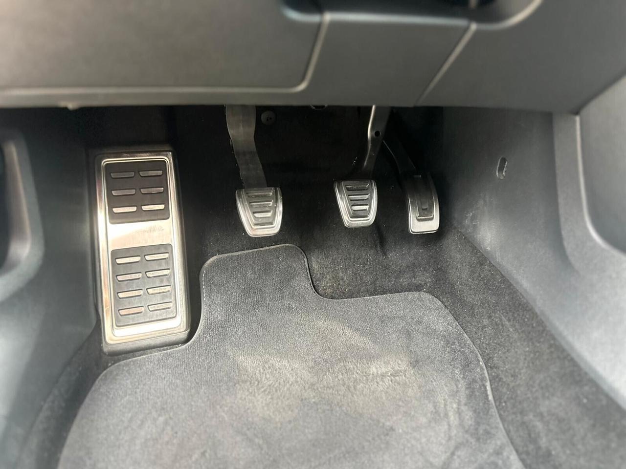 Volkswagen T-Roc 2.0 TDI SCR R-Line INTERNO ED ESTERNO 116CV