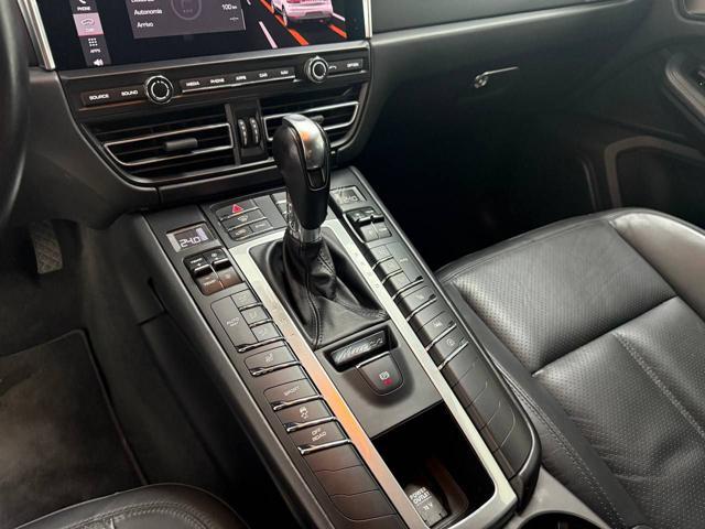 PORSCHE Macan 2.0