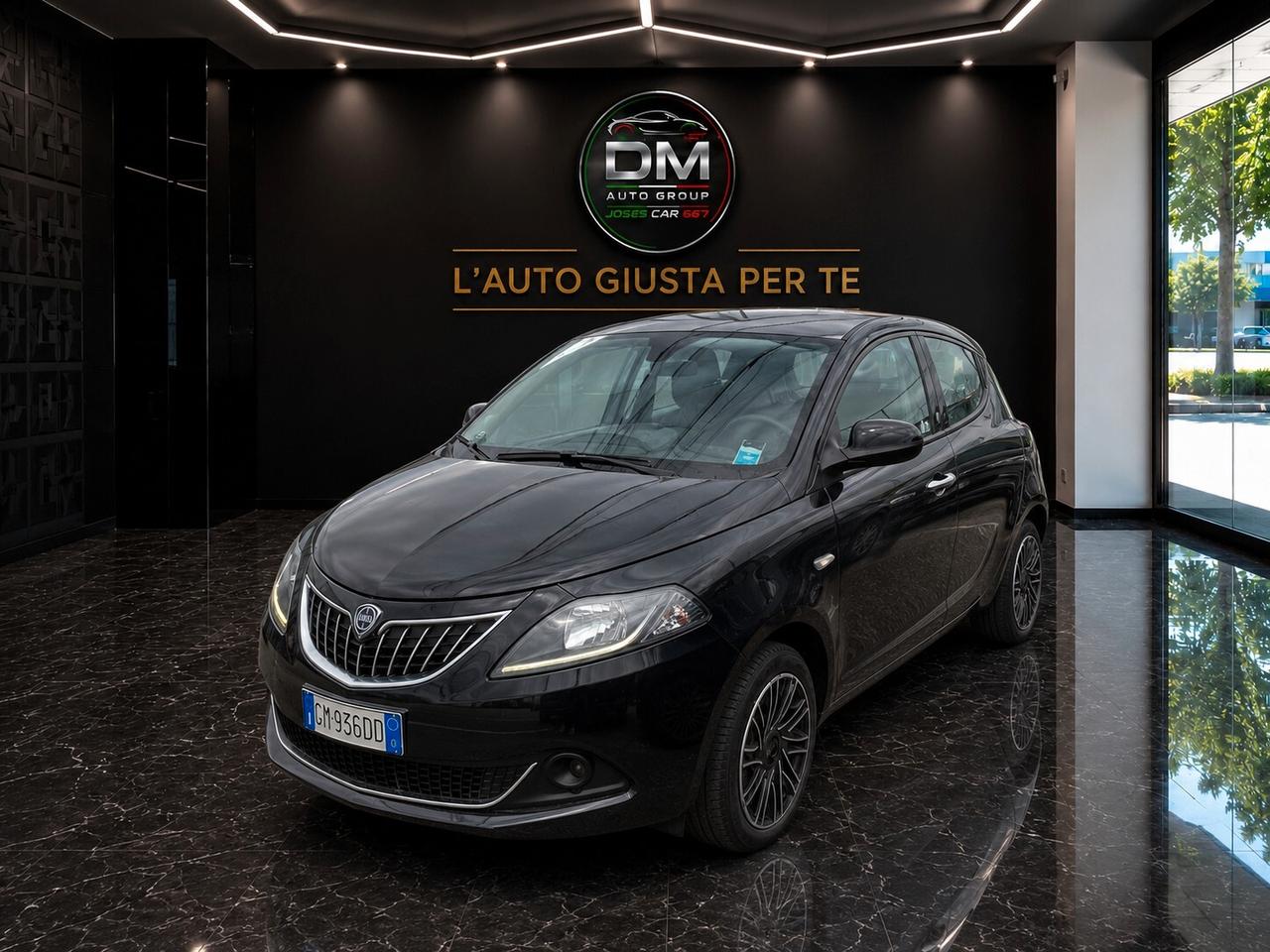 Lancia Ypsilon 1.0 FireFly 5 porte S&S Hybrid Silver