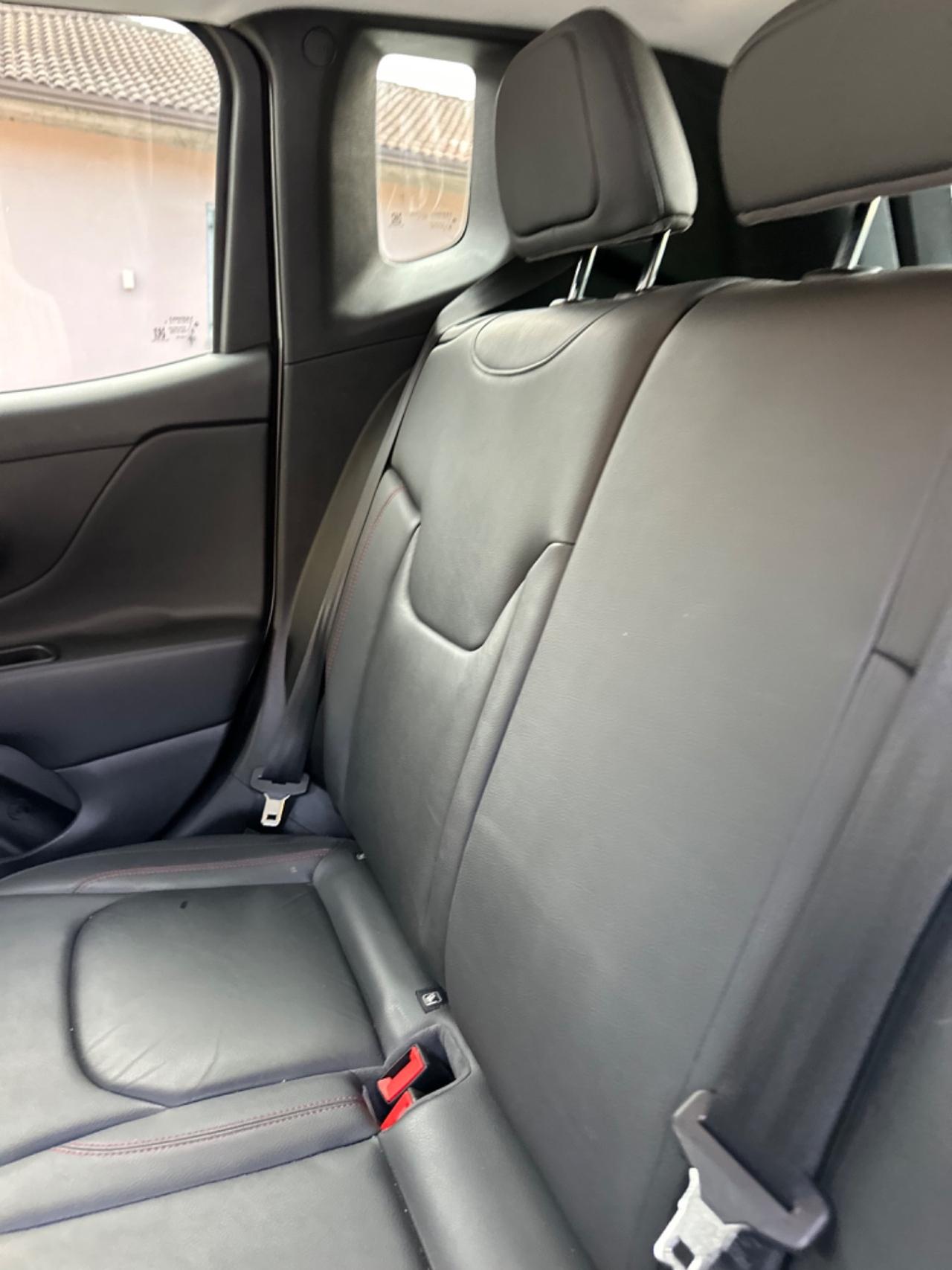 Jeep RENEGADE 2.0 MJT 4WD TRAILHAWK EU6B KMCERT