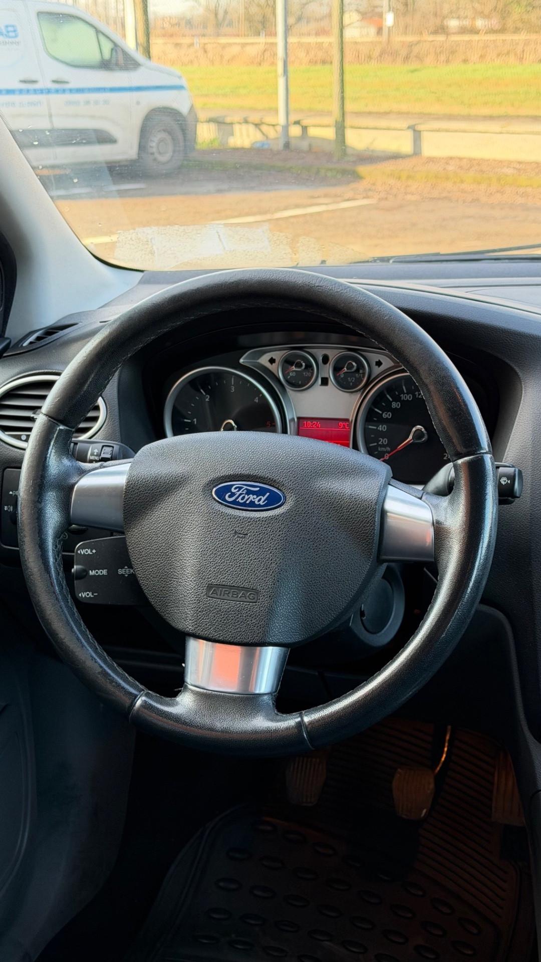 Ford Focus 1.6 TDCi (110CV) 5p. Tit. DPF