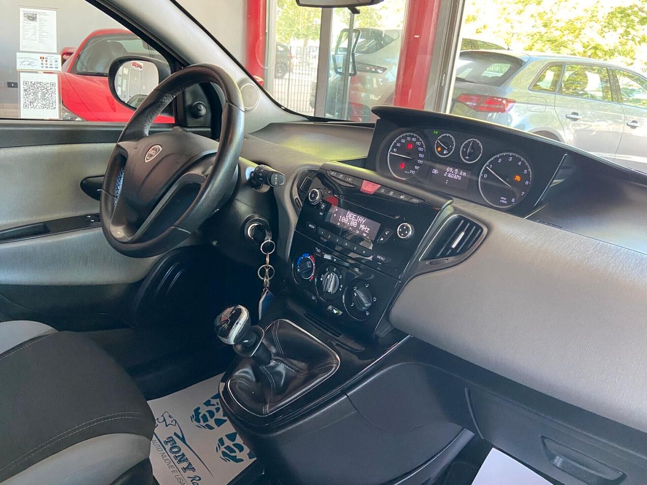 Lancia Ypsilon 1.2 69 CV 5 porte S&S Platinum