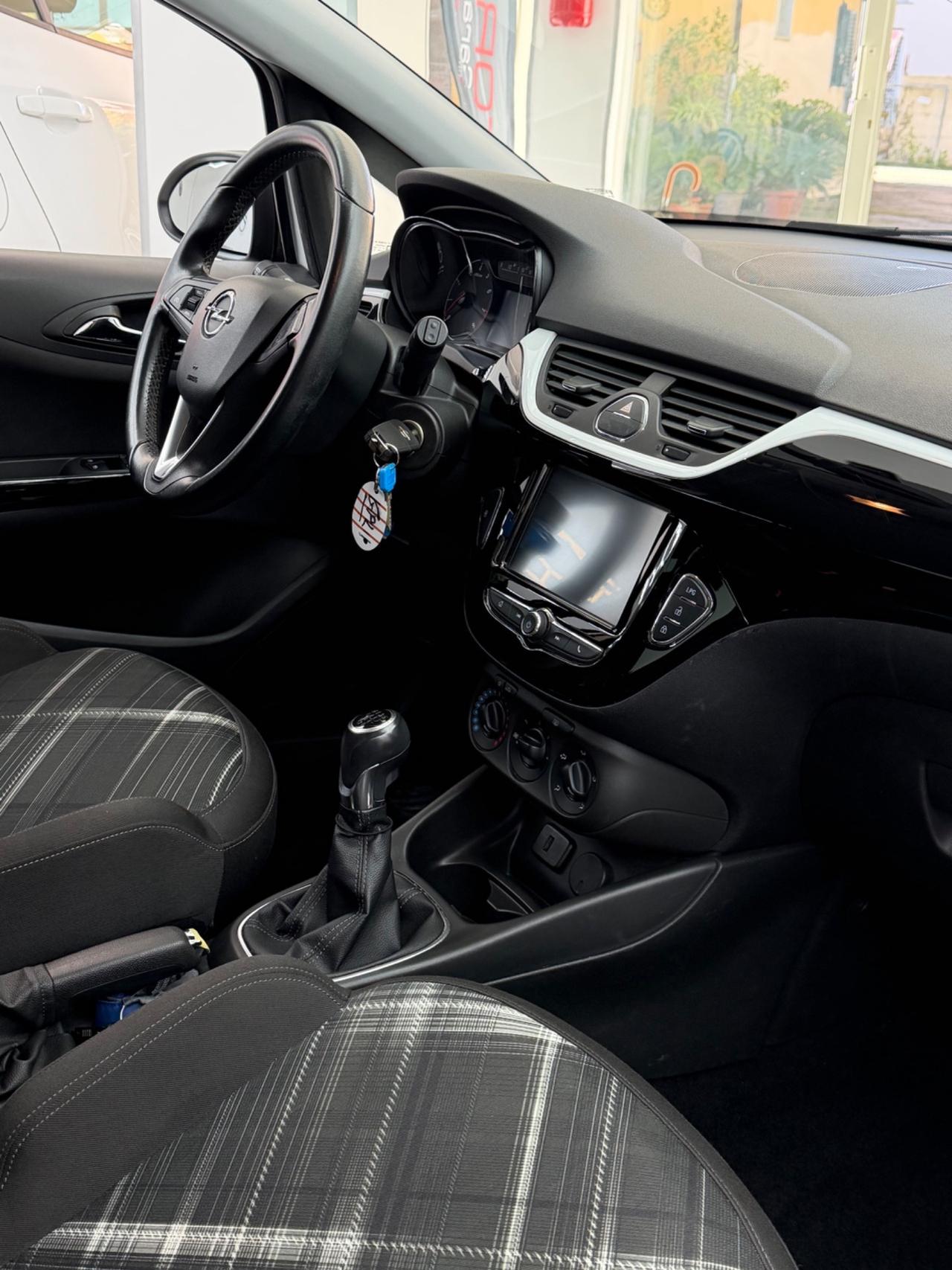 Opel Corsa 1.4 90CV GPL Tech 5 porte b-Color