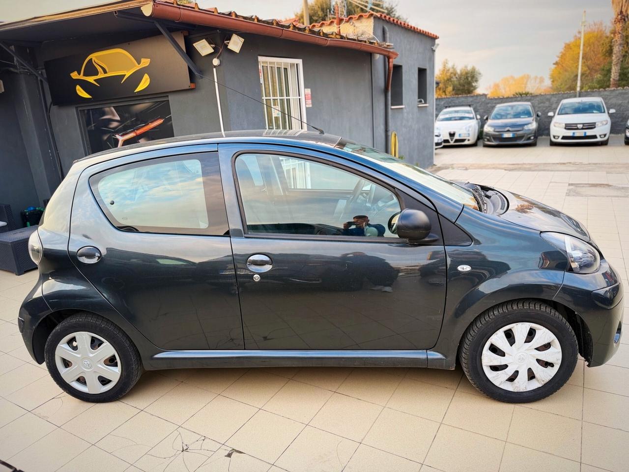 Toyota Aygo 1.0 12V VVT-i 3 porte Lounge Connect