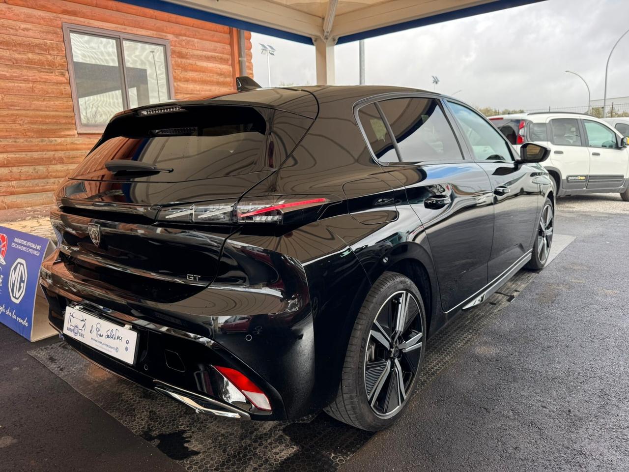 Peugeot 308 Hybrid 136 e-DCS6 GT