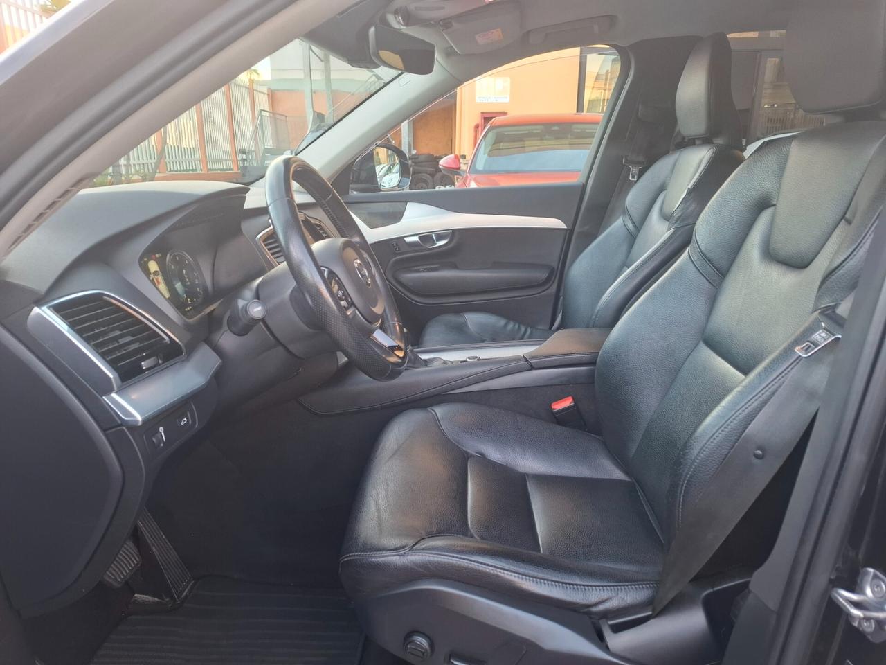 Volvo XC 90 XC90 D5 AWD Geartronic 7 posti Momentum