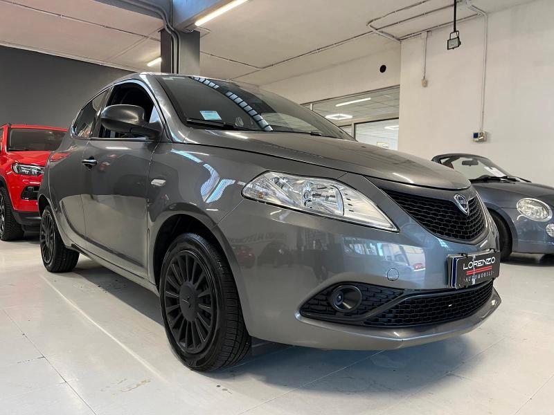 Lancia Ypsilon 1.2 GOLD KM 32000