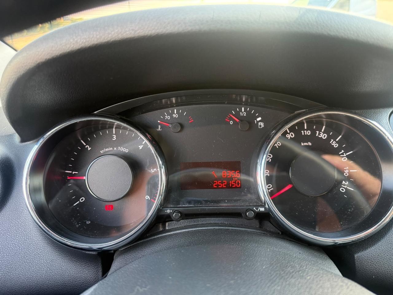 Peugeot 5008 1.6 HDi 112CV Access