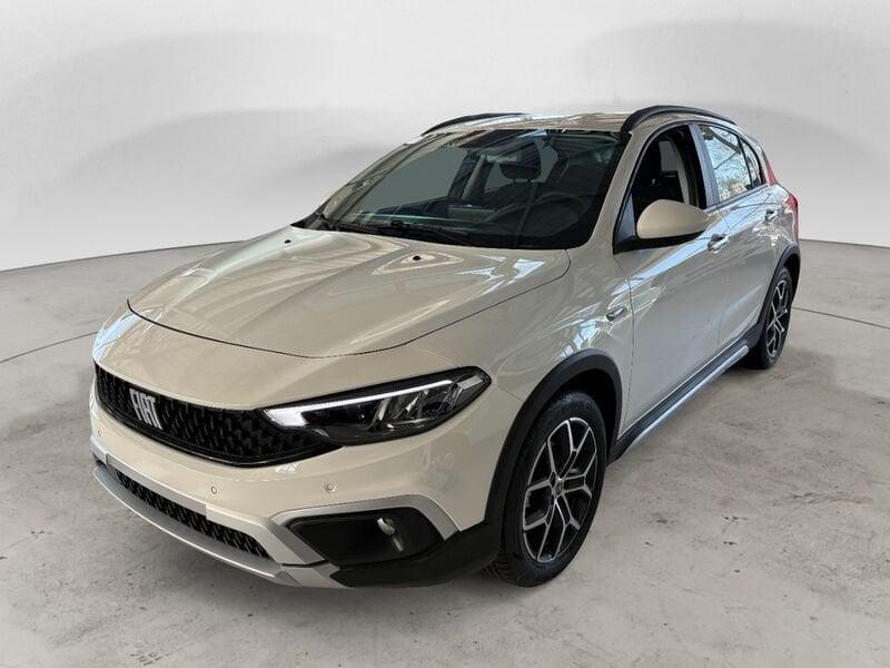 FIAT Tipo Tipo 1.5 Hybrid DCT 5 porte Cross