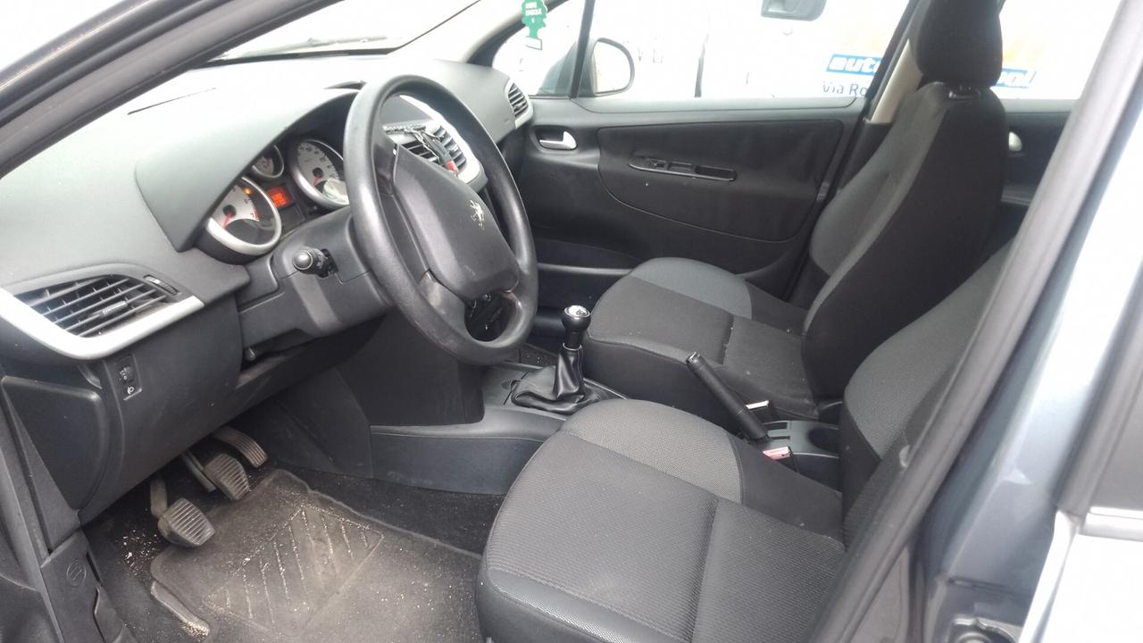 Peugeot 207 1.4 BZ 97MILA km LEGGI BENE 2010