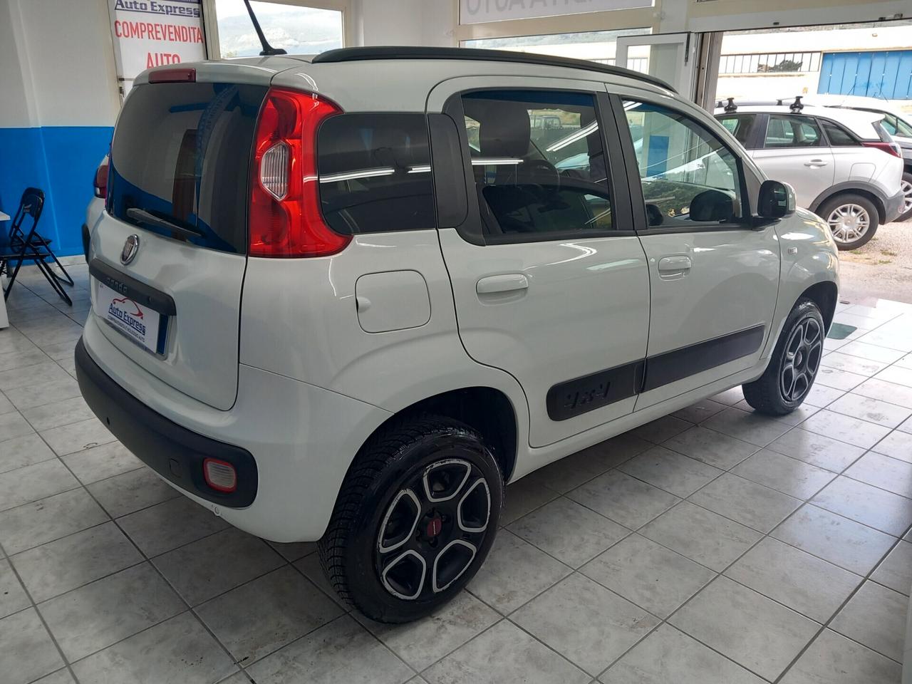 Fiat Panda 4x4 anno 2022 benzina 0.9 km 43 mila