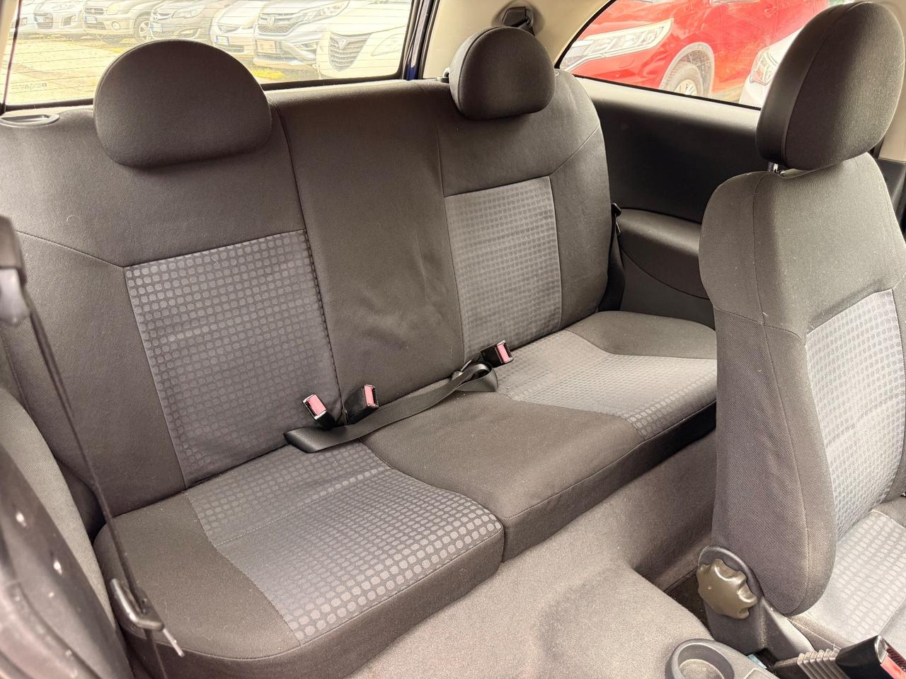 Opel Corsa 1.4i 16V cat 3 porte Sport