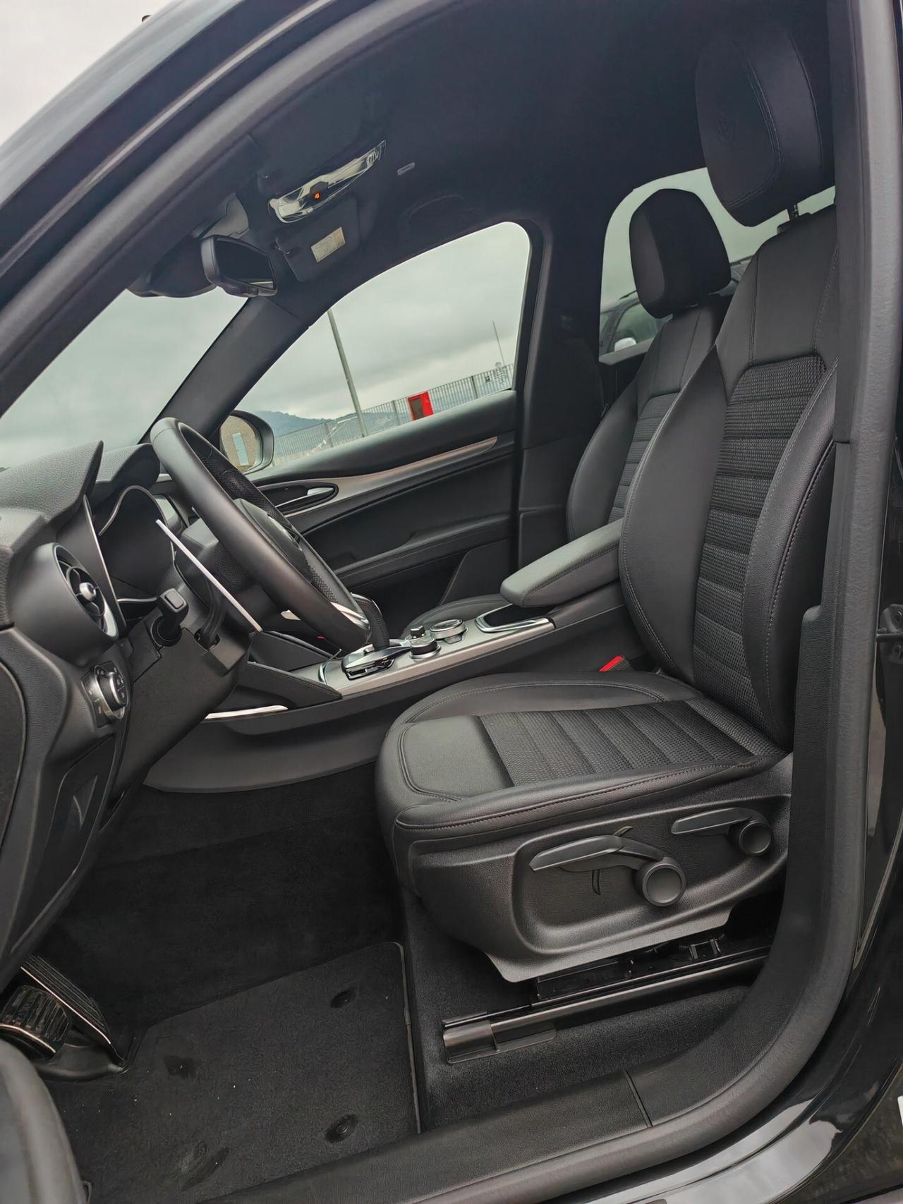 Alfa Romeo Stelvio 2.2 Turbodiesel 160 CV AT8 RWD Sprint