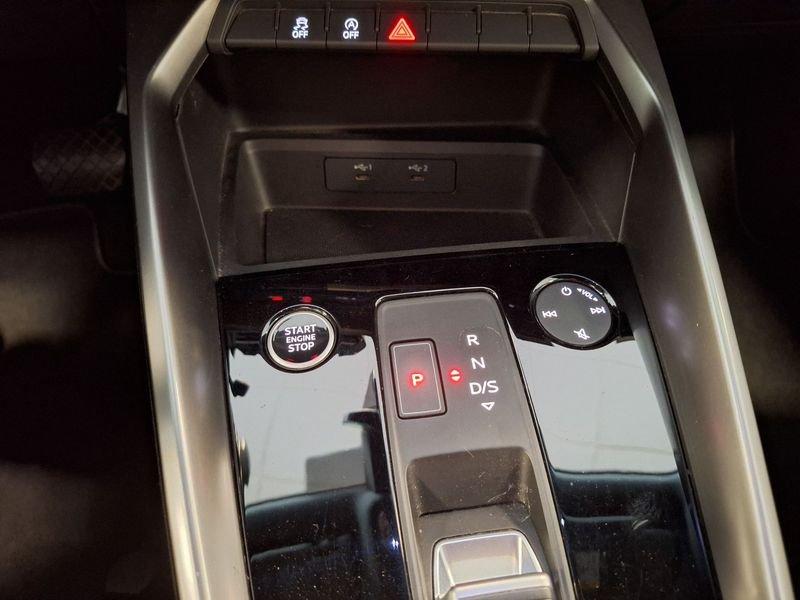 Audi A3 Sportback 30 g-tron S tronic Business Advanced