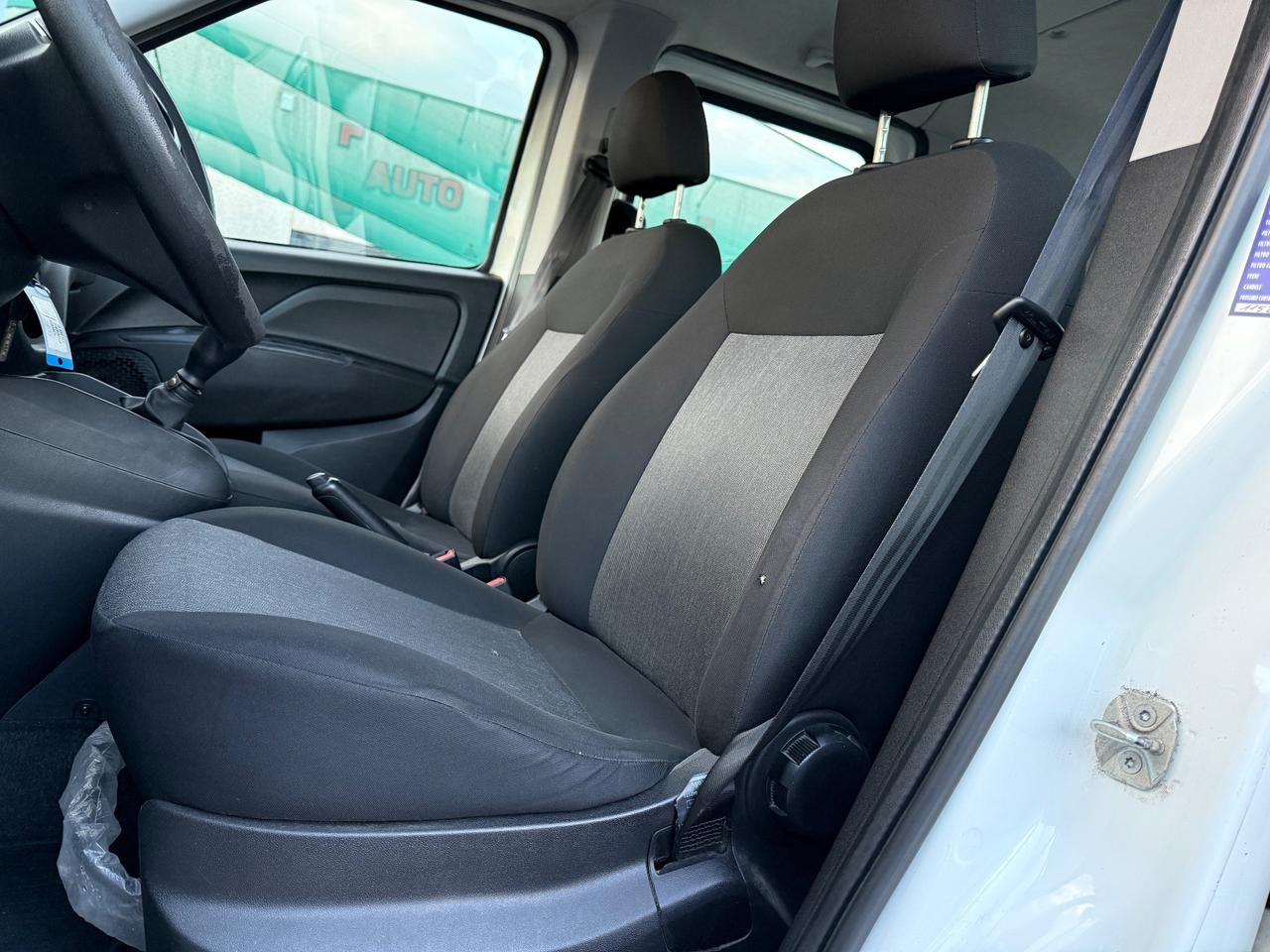 Fiat Doblo Combi N1 Autocarro 5 POSTI