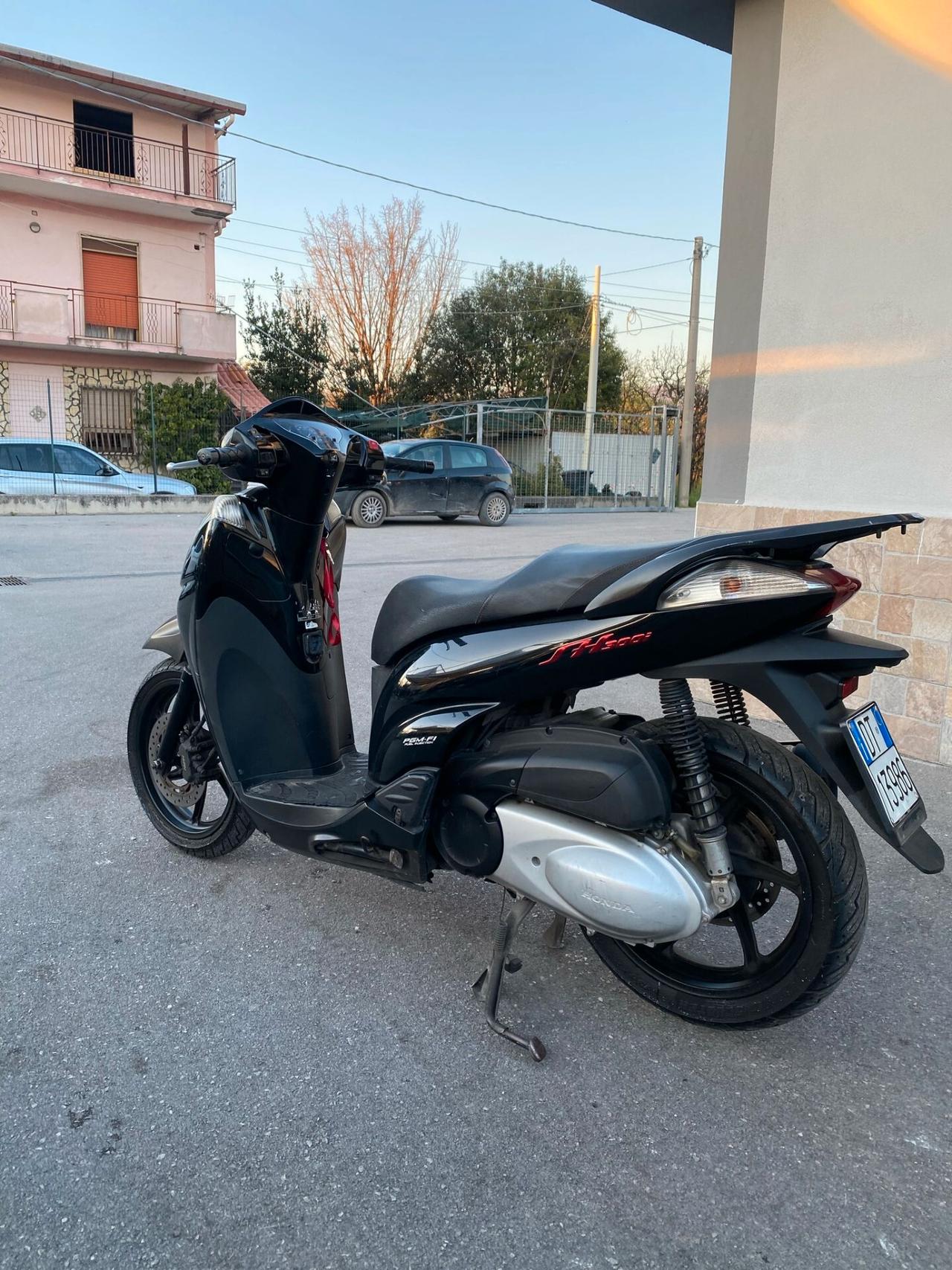 HONDA SH 300 SPORT