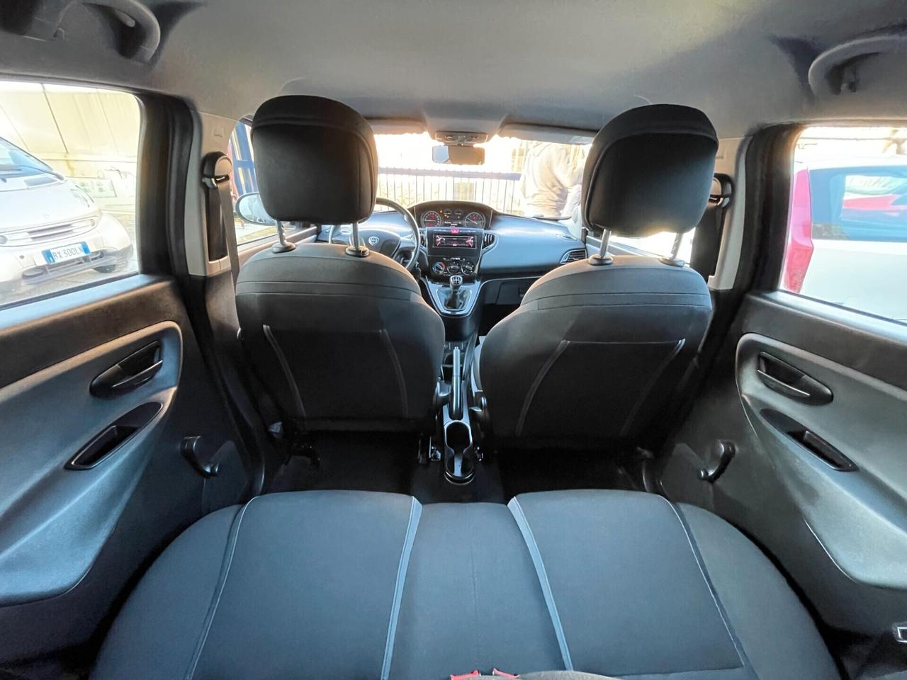 Lancia Ypsilon 1.2 69 CV 5 porte Silver