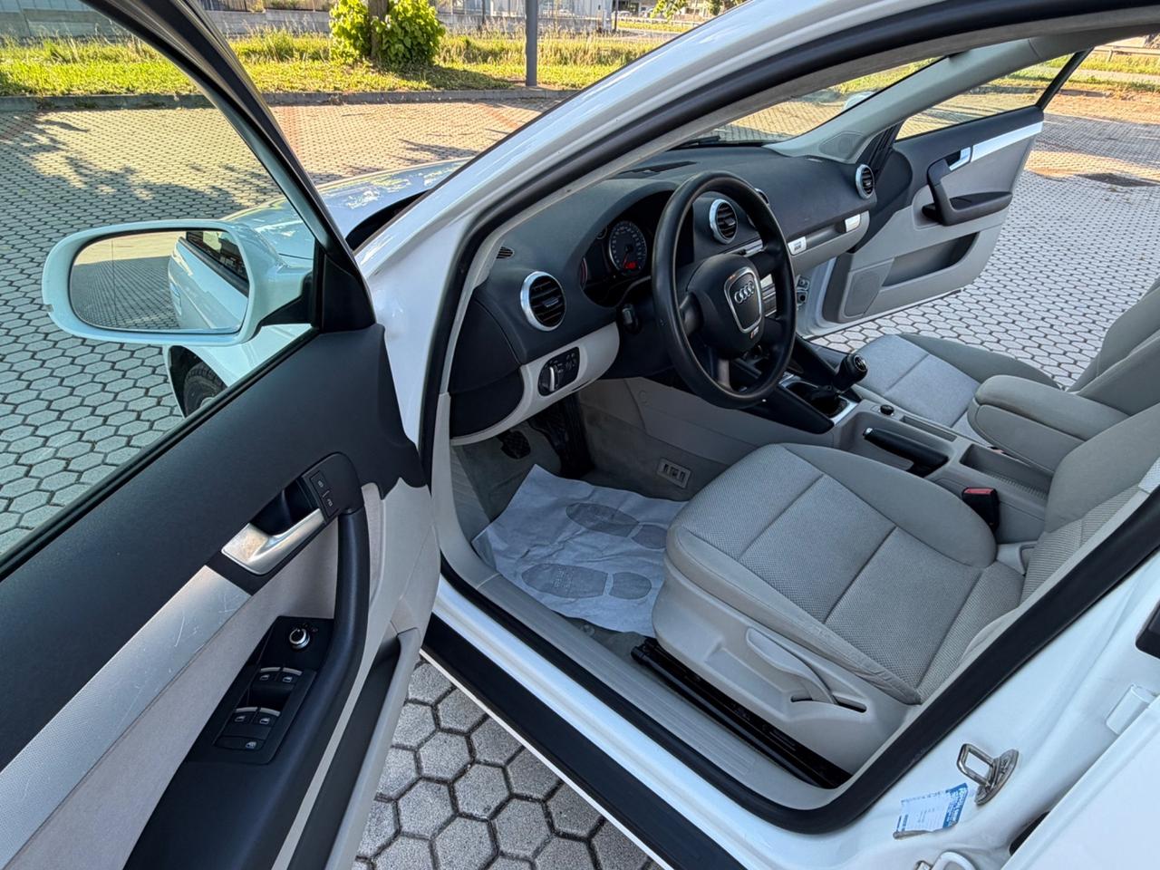 Audi A3 SPB 1.6 TDI CR F.AP. Young Edition