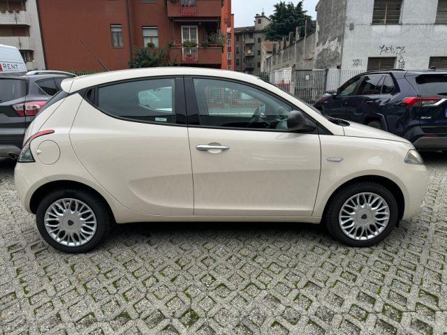 LANCIA Ypsilon 1.2 69 CV 5 porte Silver