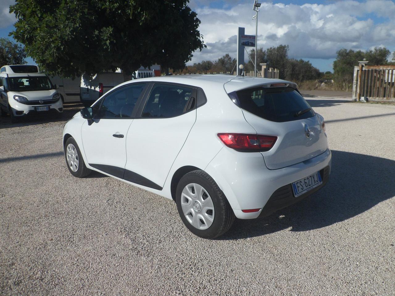 Renault Clio van
