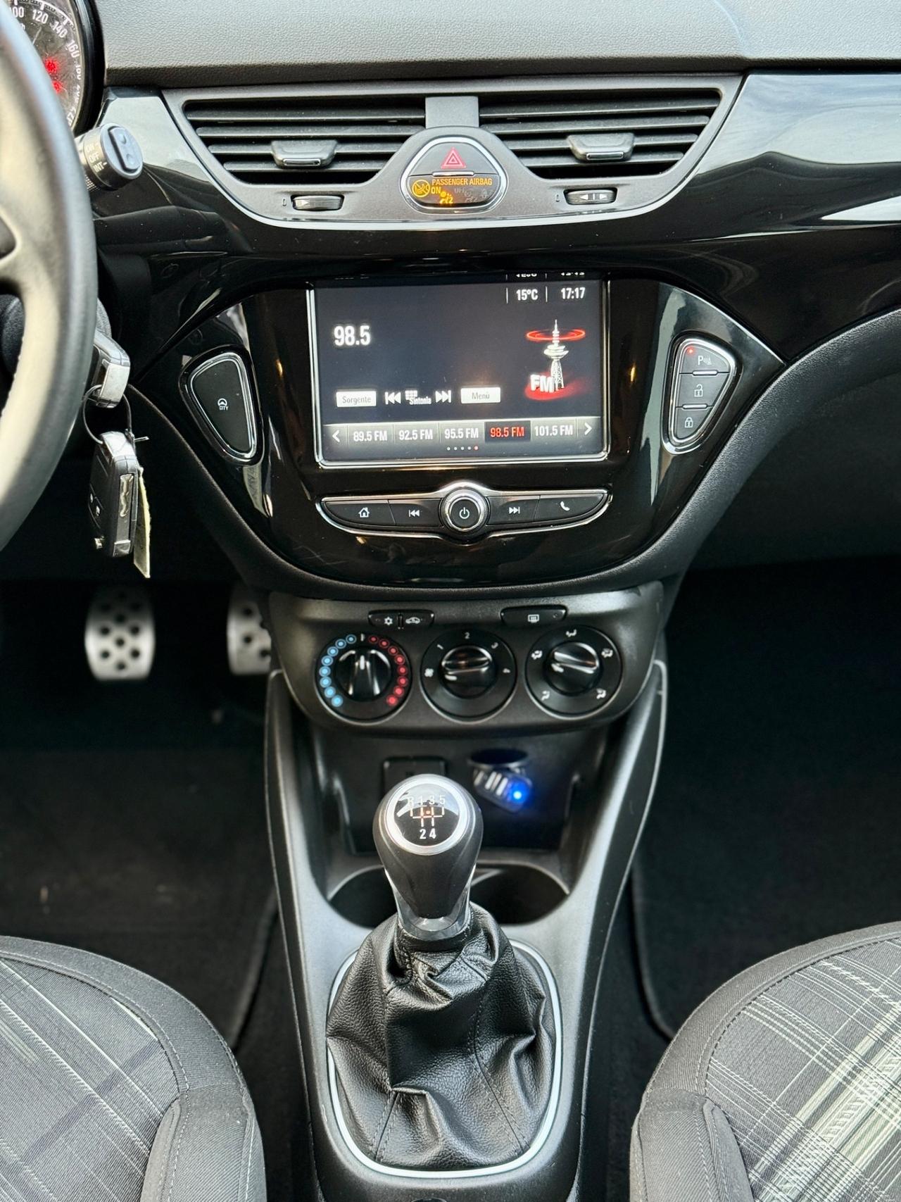 Opel Corsa 1.2 5 porte 2017 total black