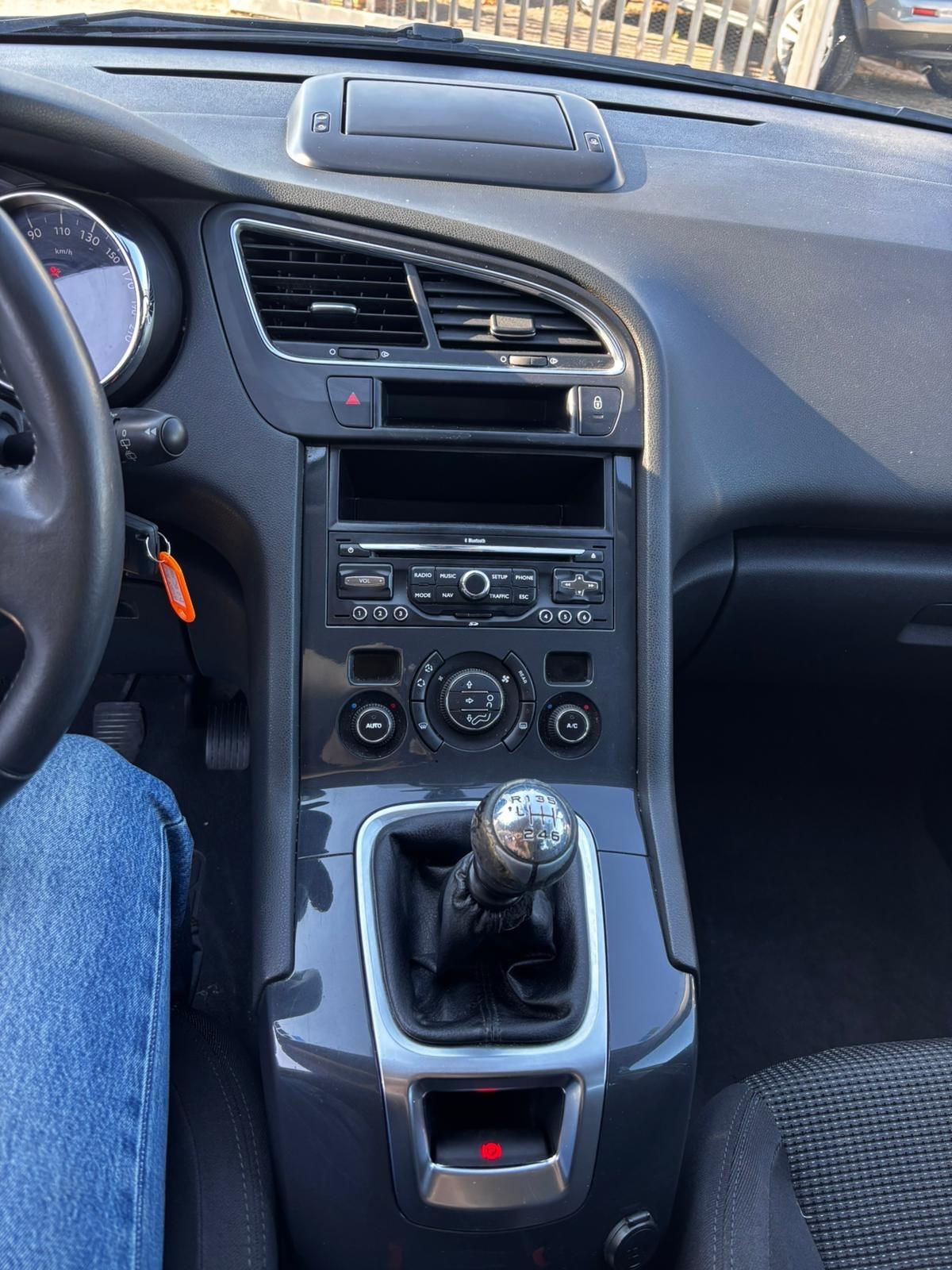 Peugeot 5008 2.0 HDi 150CV Business