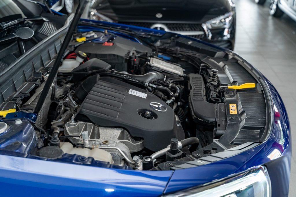 MERCEDES-BENZ GLB 200 Automatic Premium
