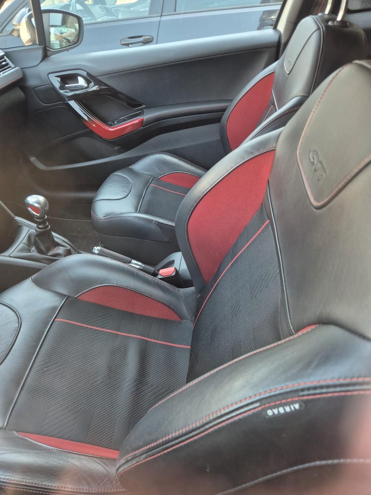 Peugeot 208 1.6 THP 200 CV 3 porte GTi