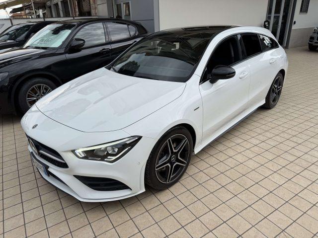 MERCEDES-BENZ CLA 200 Shooting Brake d Premium Edition