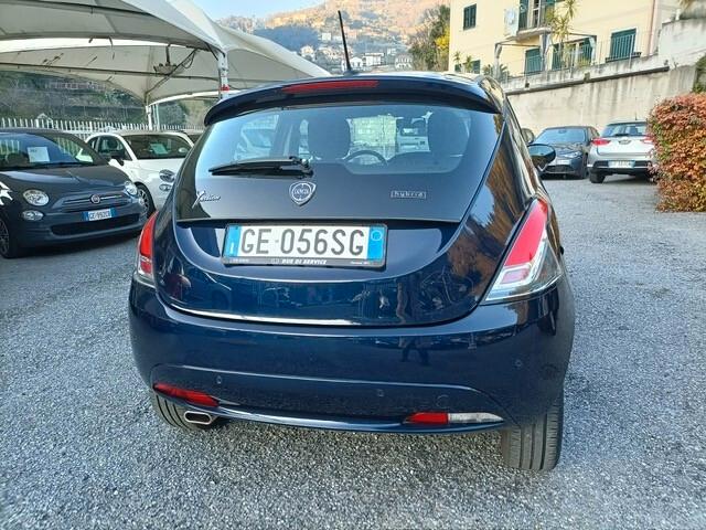 Lancia Ypsilon 1.0 FireFly 5 porte S&S Hybrid Ecochic Gold